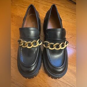 Zara black chunky loafers. Size 39. Worn twice. Really cute loafer for fall